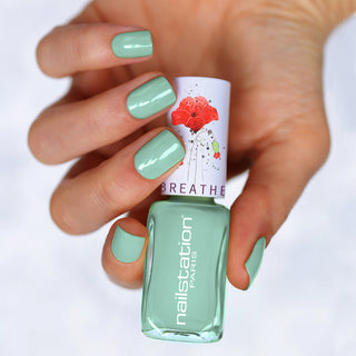 menthe glacée l | Breathable and Water Permeable Nail Polish | Green