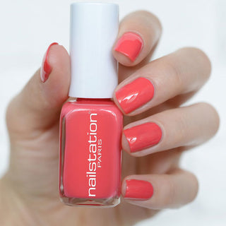 #Love -Best Neon pink Nail Polish on nails - Nailstation Paris